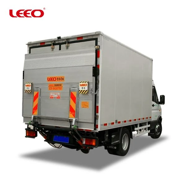 Liftgate kamion s ravnom platformom